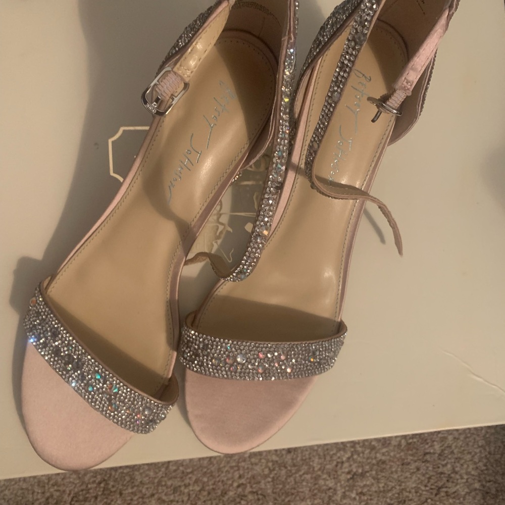 BETSEY JOHNSON MARI CHAMPAGNE BLOCK SANDAL, Size 10W, Color Rhinestone.